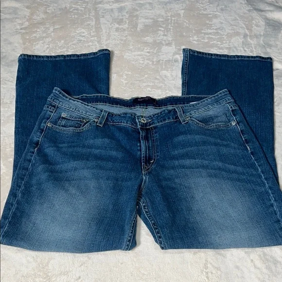 Levi's Women’s Blue Wide Leg Flare Jeans SZ 17 Juniors - Picture 5 of 10